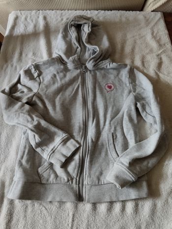 Lot gilets taille 10 ans.