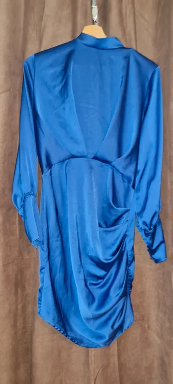 Robe chic en satin Taille 40
