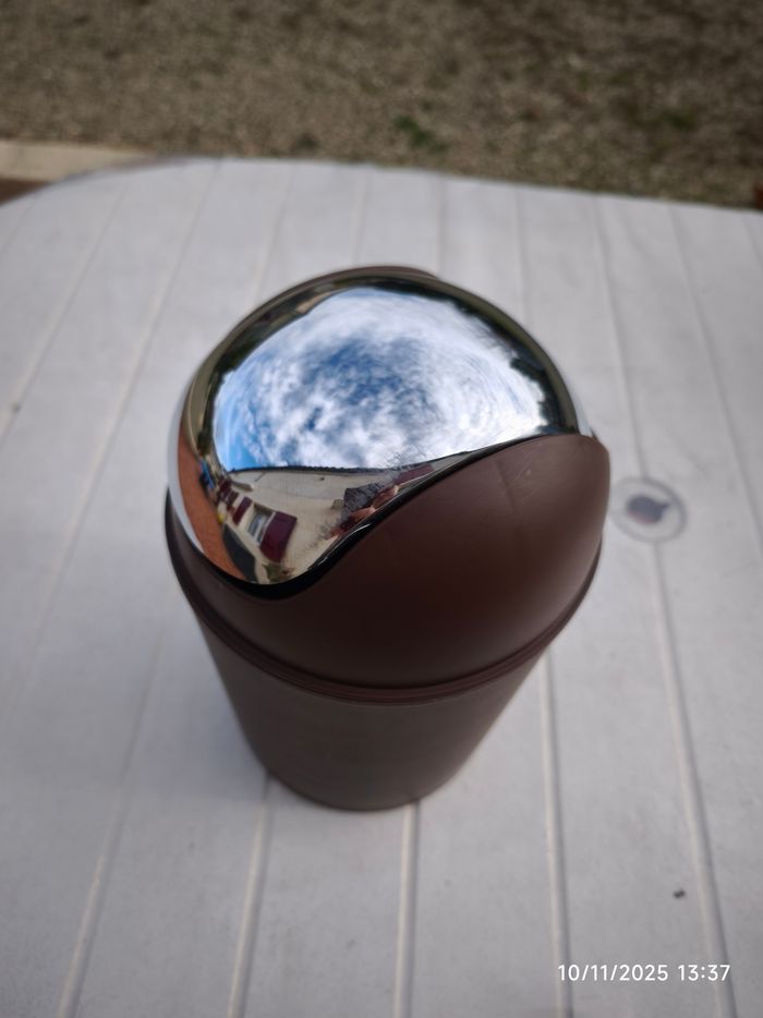 Petite poubelle marron - photo numéro 7