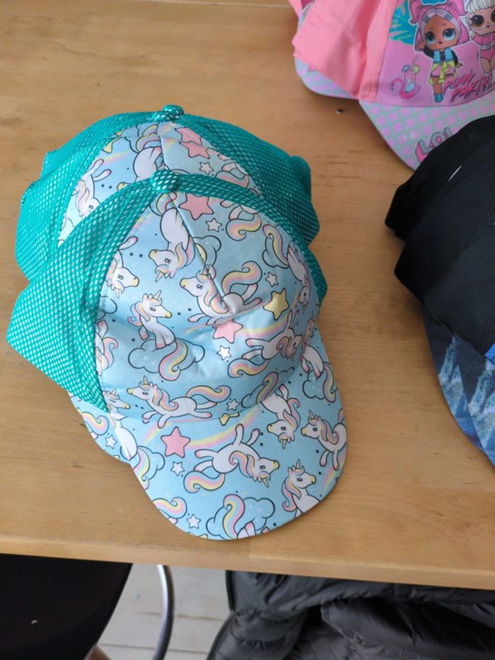 Lot de 43 casquettes enfants licence - photo numéro 2