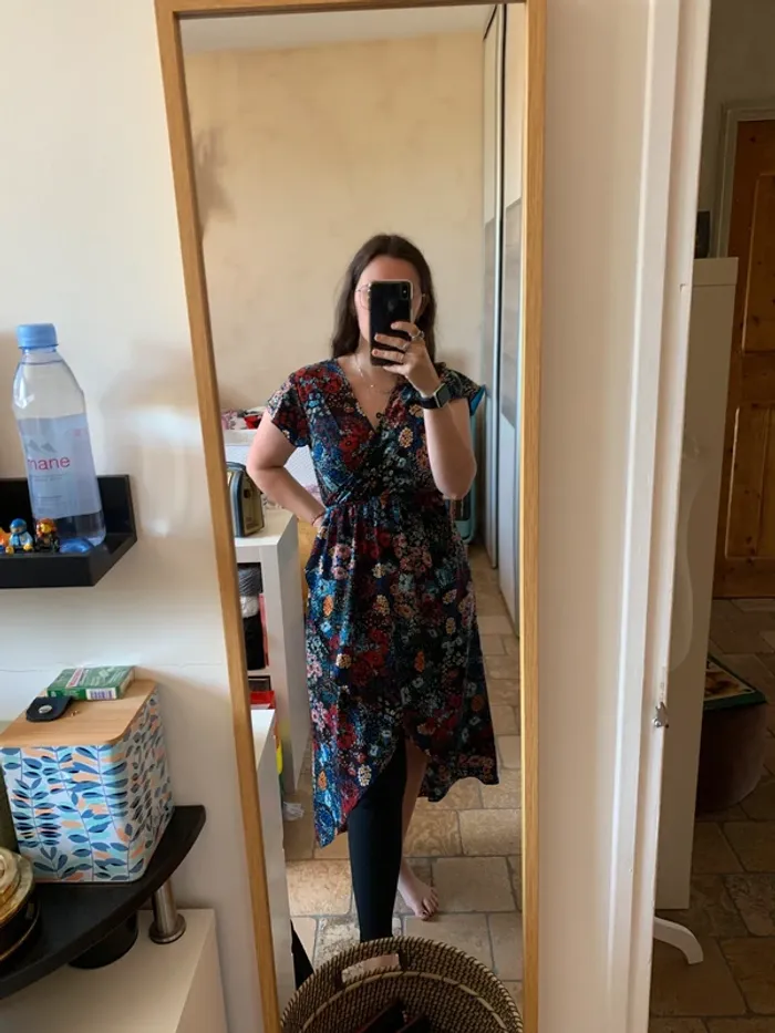 Robe longue asymétrique à manche courte noire à fleur Vintage Love taille S/M - photo numéro 10