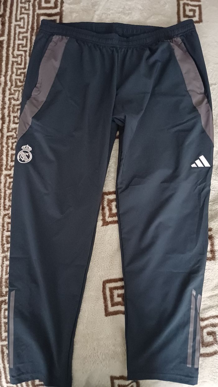 Pantalon présentation Real Madrid 2025