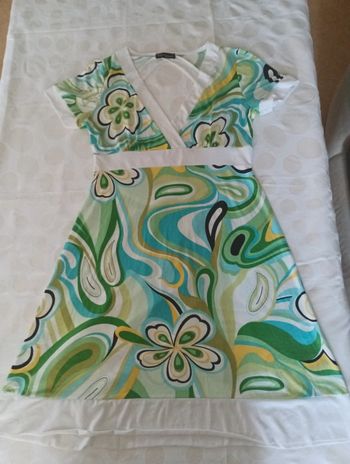 Robe femme Fashion Studio manches courtes  taille 2 cintré a la taille style rétro vintage