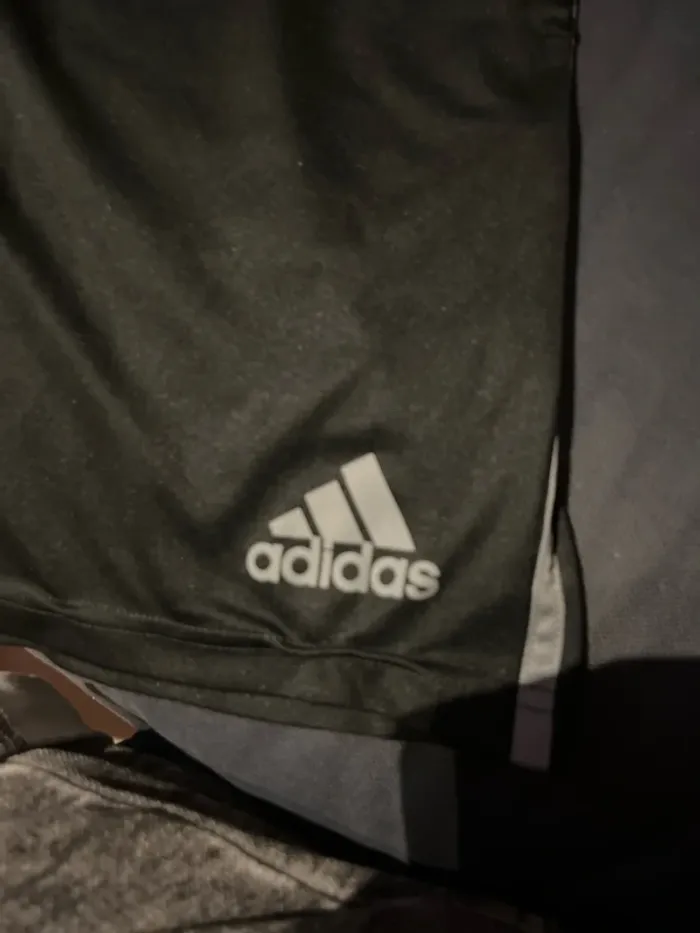 Short de sport adidas noir taille M - photo numéro 2