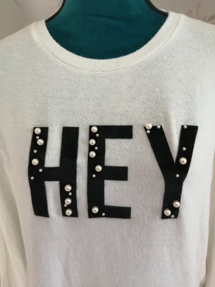 Pull fin doux crème à message hey avec perles / jennyfer / (L) - photo numéro 3
