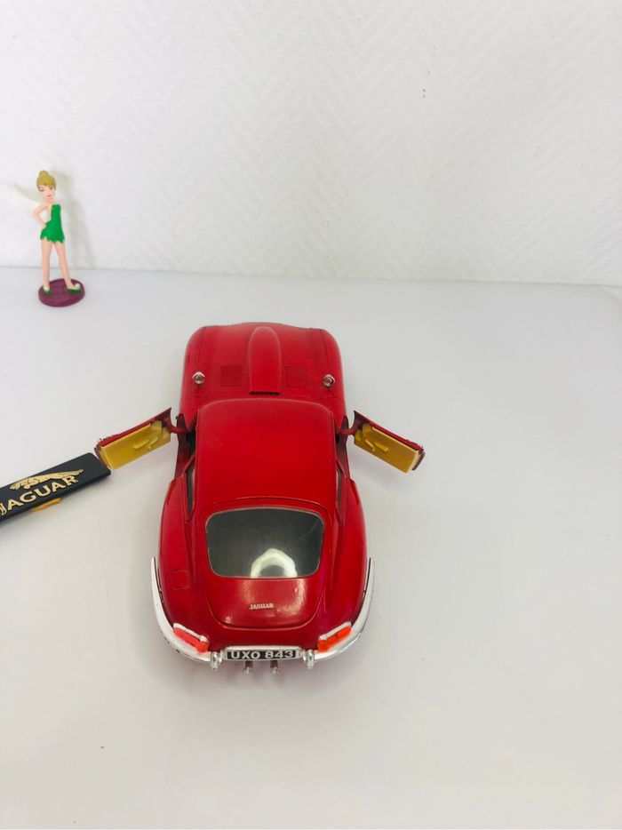 Jaguar type E rouge 1961 1/18 - photo numéro 7