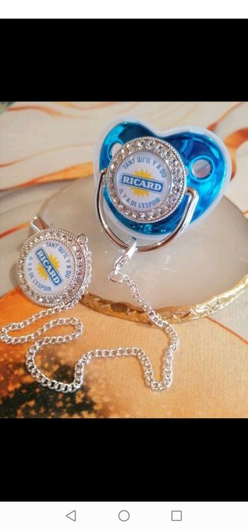 Tétine bleu ricard