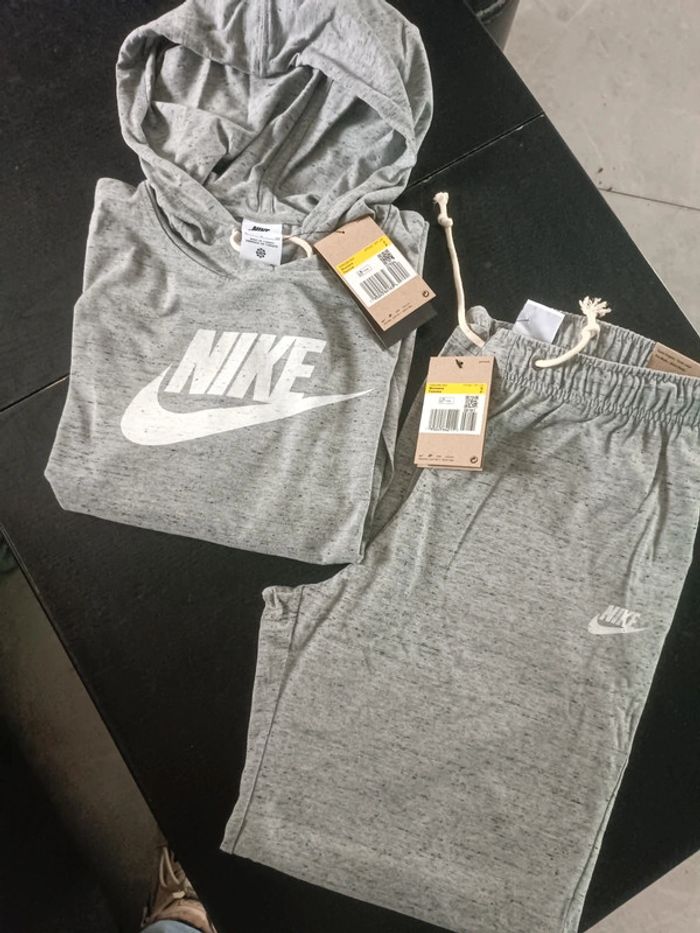 Ensemble de survêtement Nike taille S