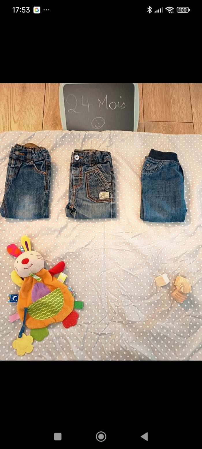 Jeans en très bon état 2 ans