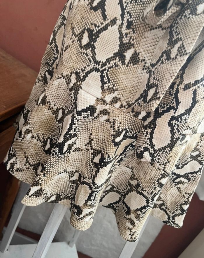 jupe zara imprimé serpent - effet python - taille m - photo numéro 3
