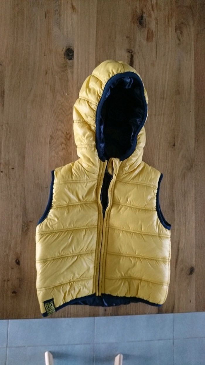 Manteau sans manche jaune