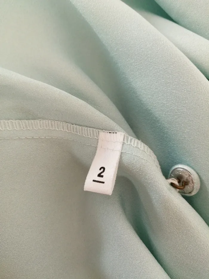 Chemise de nuit vert d'eau en satin avec boutons et poche en dentelle / sans marque / (T2-M) - photo numéro 7