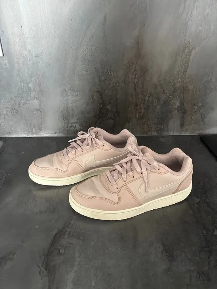 Basket Nike en très bon état taille 38,5