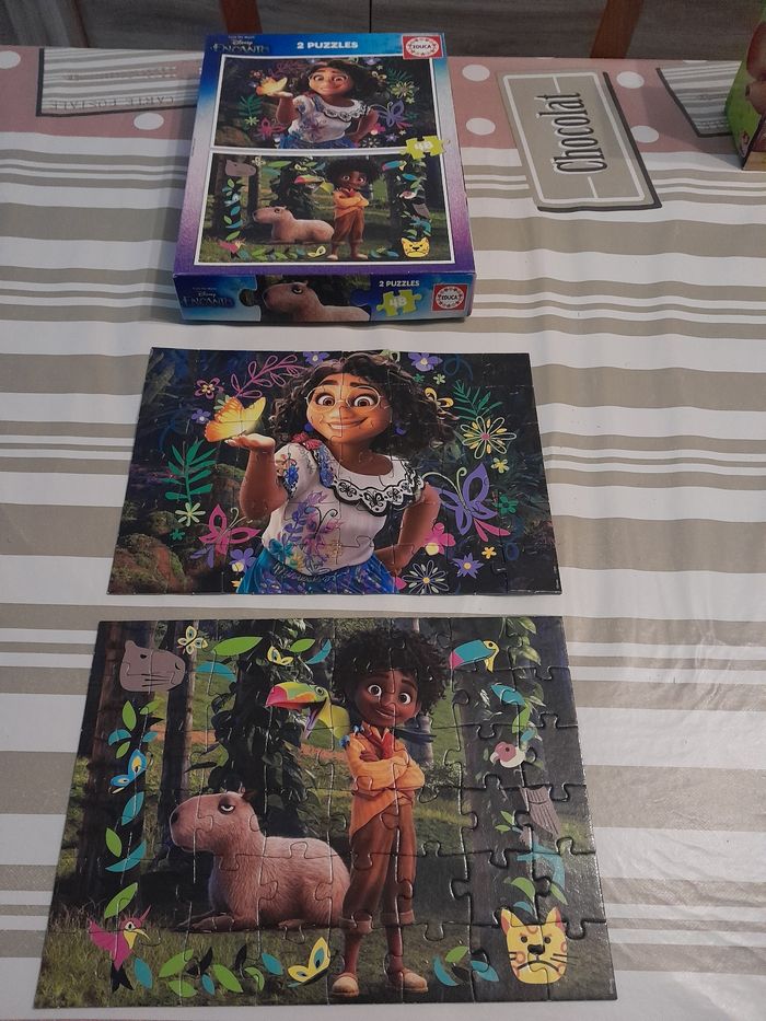 2 Puzzles de 48 pieces disney Encanto