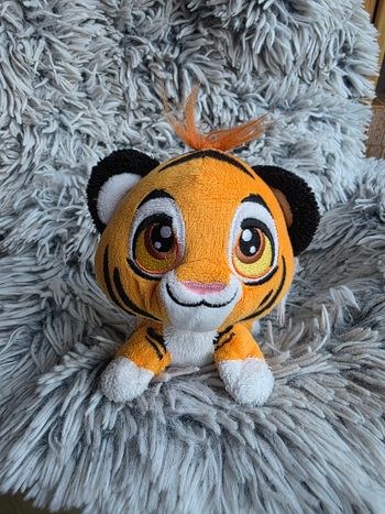 Peluche natif disney raya - princesse jasmine disneyland paris - disney store