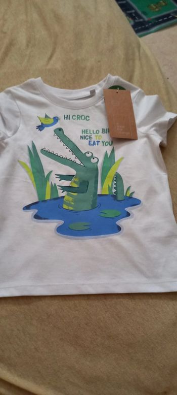 Tee-shirt  neuf 2ans c et a