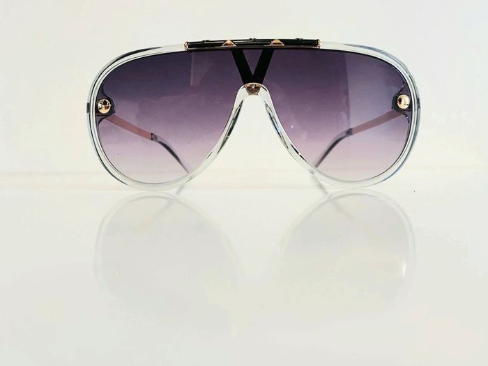 Lunette de soleil mixte transparente style masque bras dorés UV protection catégorie 3 - photo numéro 2