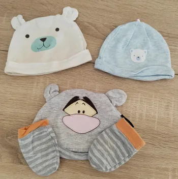 Lot 3 bonnet dont 1 avec moufle