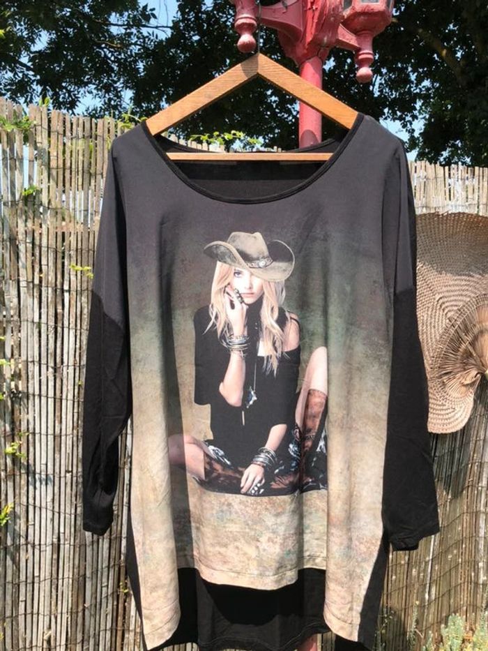 👚 Tunique longue noire avec imprimé femme cow-girl à manches longues  - 48/50 - photo numéro 4