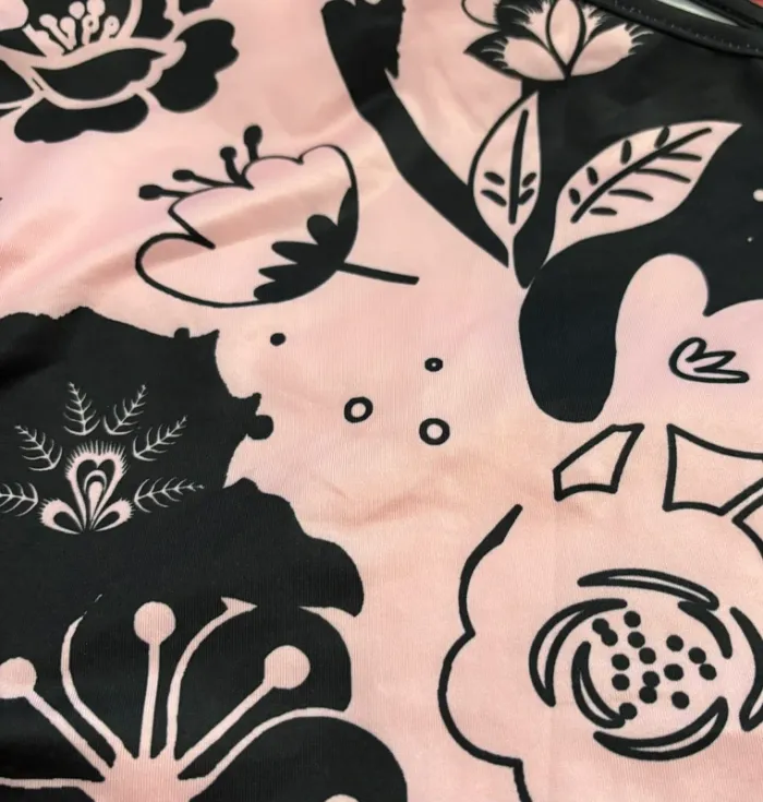 Haut rose et noir - photo numéro 3