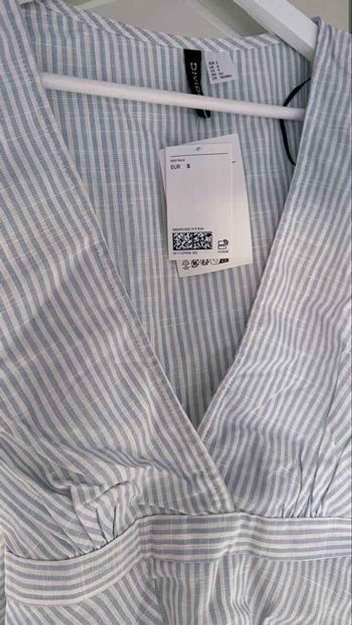 Blouse  courte en lin H&M - photo numéro 2