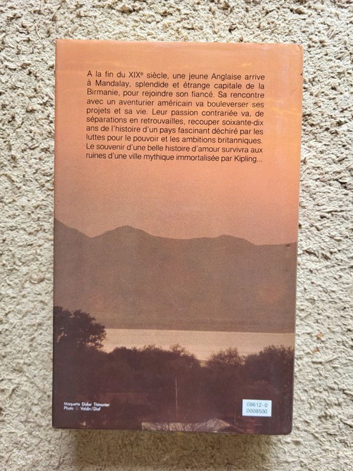 Livre relié "La dame de Mandalay" d'Alexandra Jones - photo numéro 2