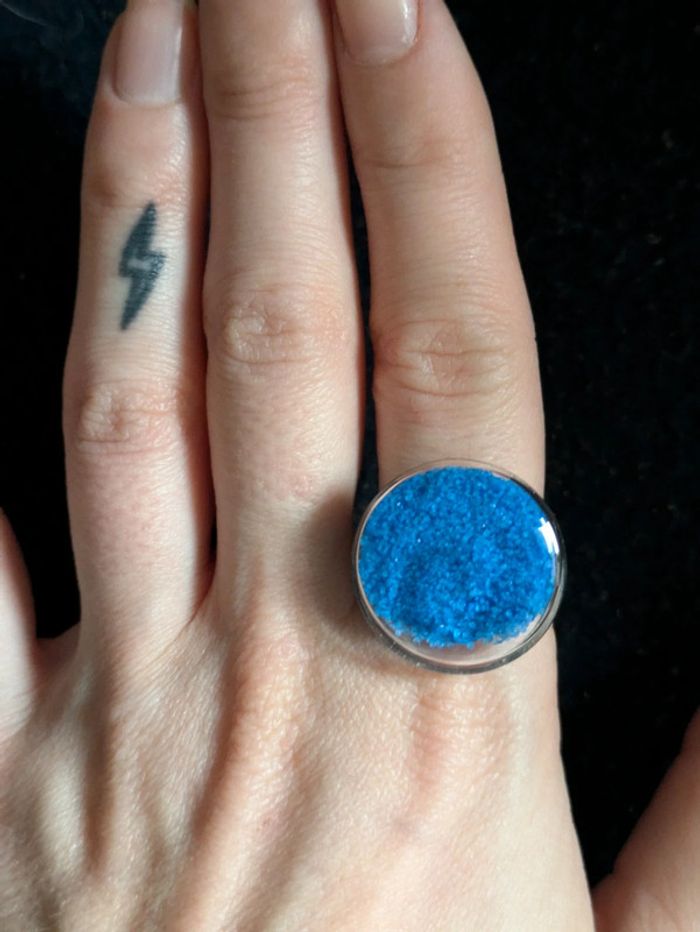 Bague ronde en verre style pylônes