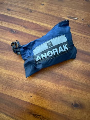 Anorak / kway gap