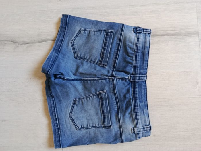 Short marque Gémo taille 10 ans - photo numéro 5