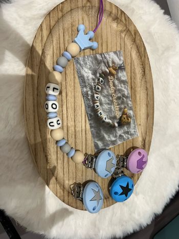 Attache tétine personnalisé couronne