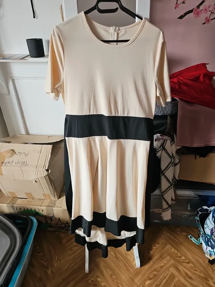 Robe asymétrique t46-48 américaine