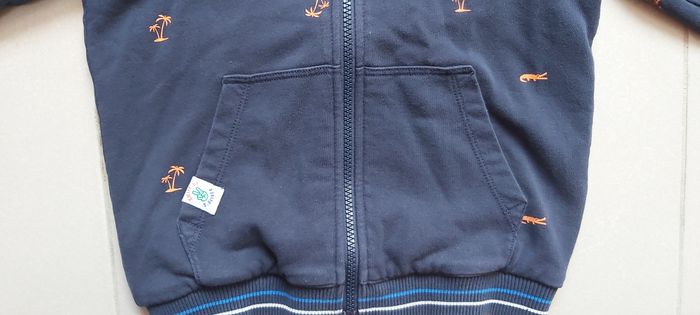 Gilet zippé à capuche 128/134 - photo numéro 3