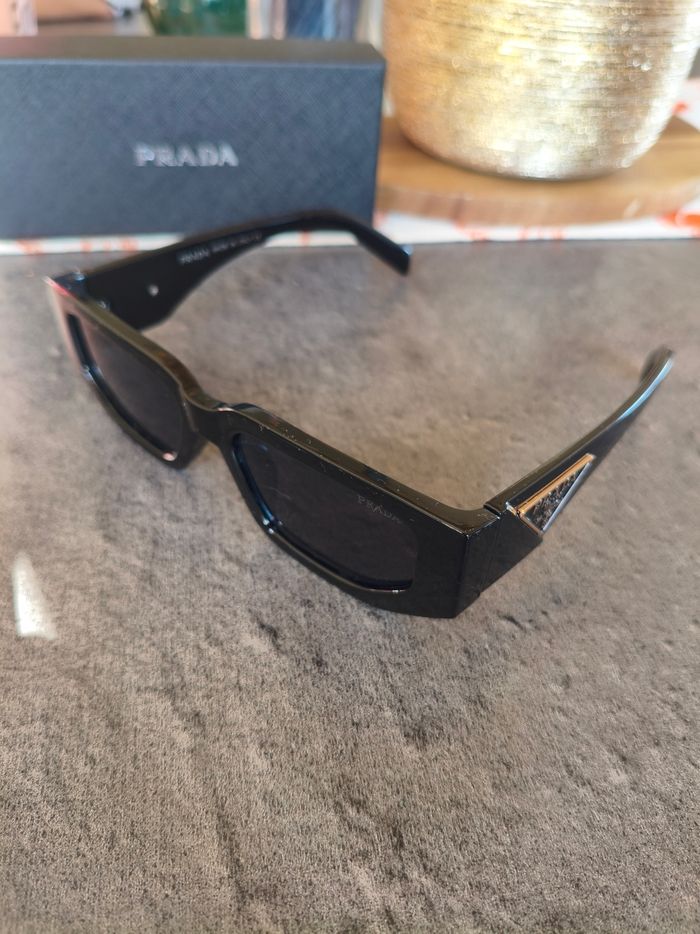Lunette Prada de soleil - photo numéro 2