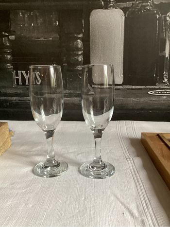 2 flutes à champagne verre épais 