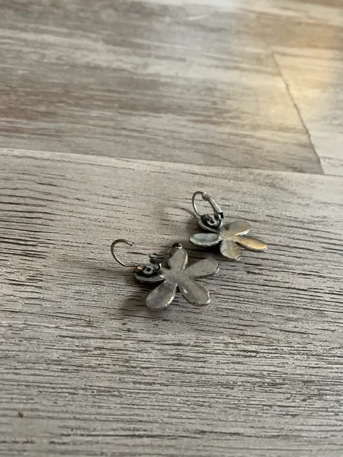 Boucles d’oreilles à fleurs vintage - photo numéro 4