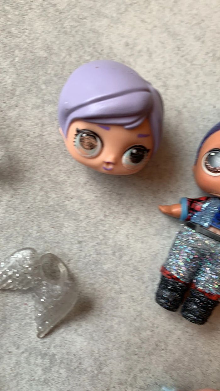 Gros lot de poupée LOL accessoires lunettes ailes tête télévision - photo numéro 8
