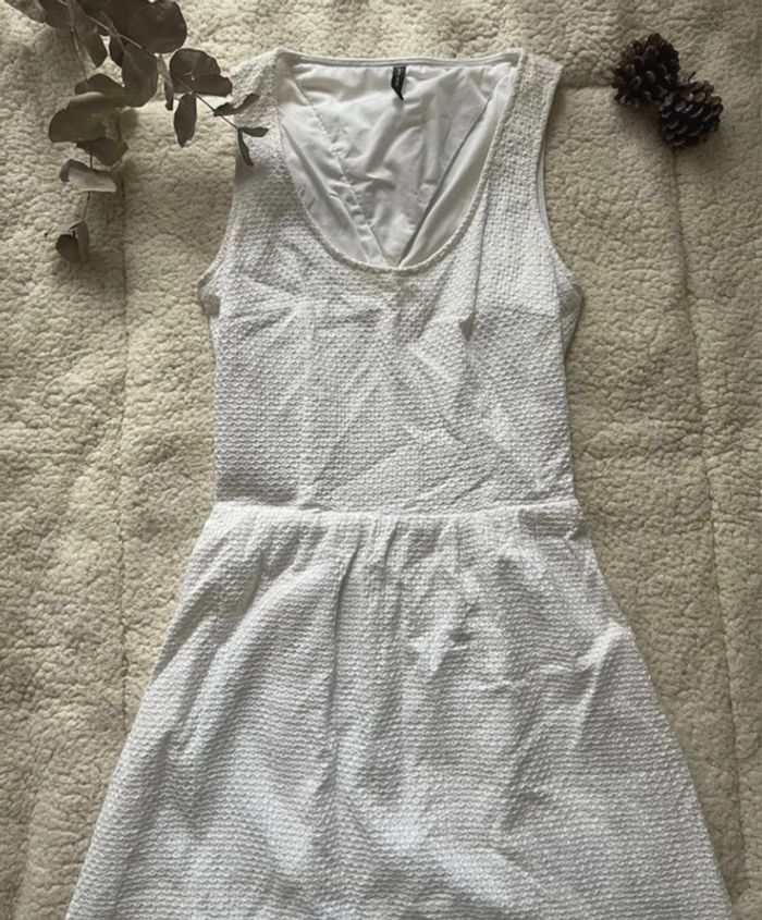 Robe blanche nafnaf - photo numéro 2