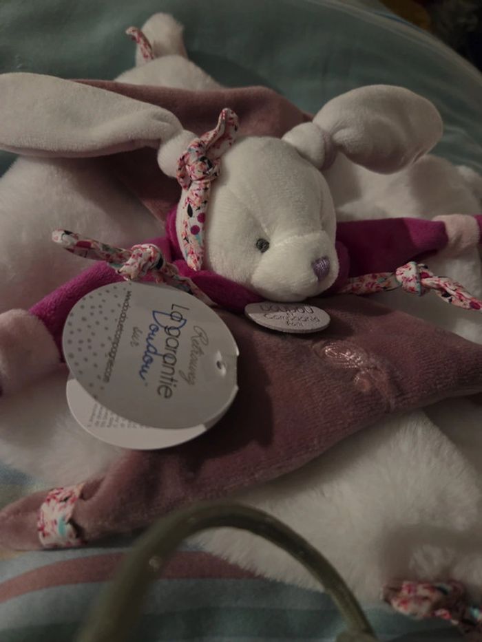 Doudou et compagnie lapin cerise - photo numéro 4