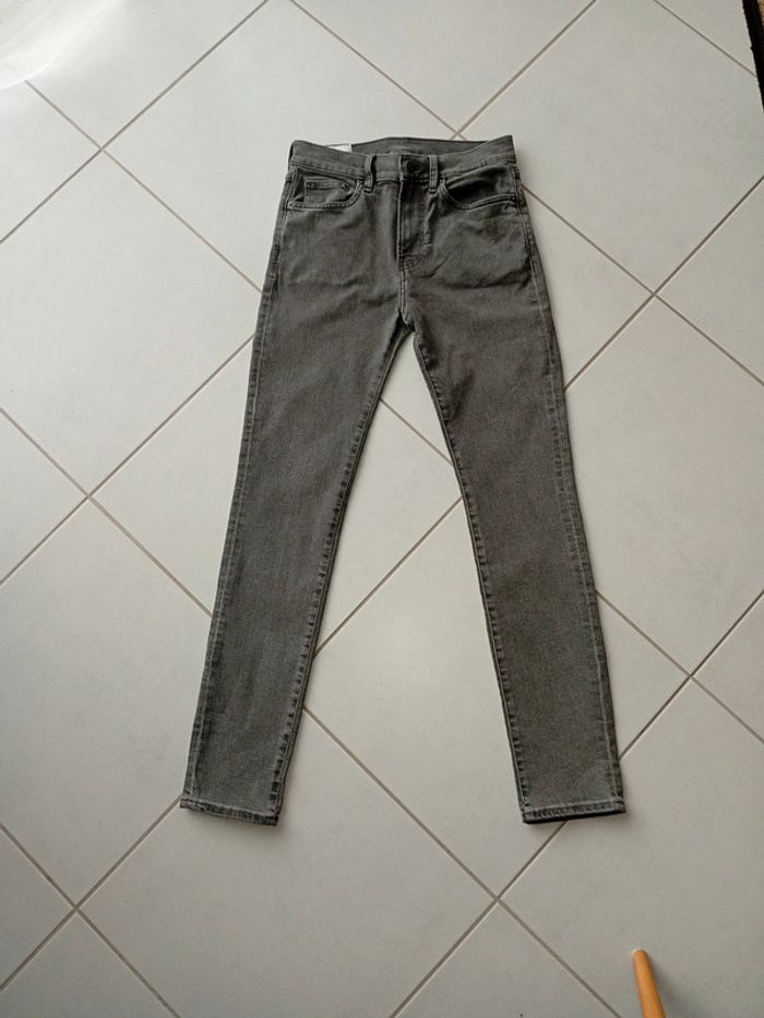 Jean skinny gris. H&M Taille 40/42