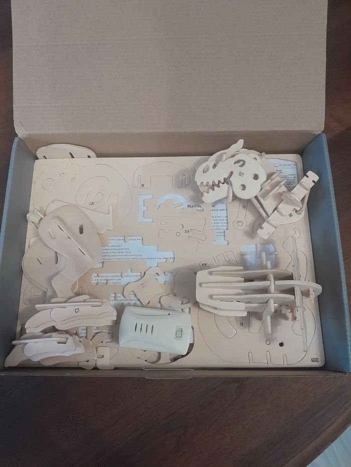 Dinosaure en bois - photo numéro 2