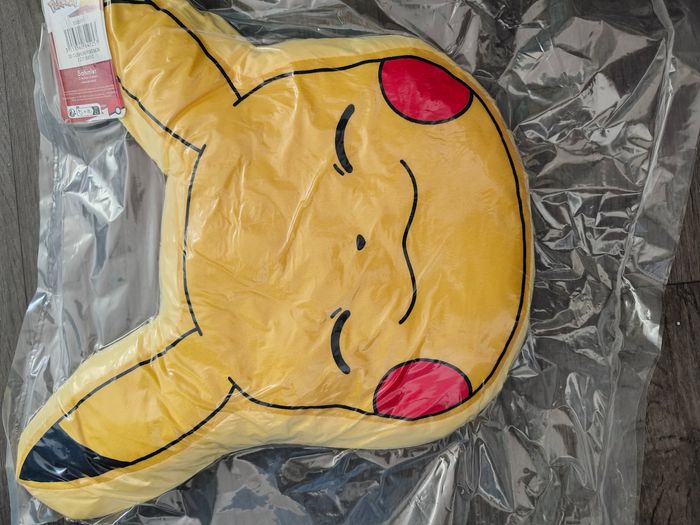 Coussin pikachu neuf