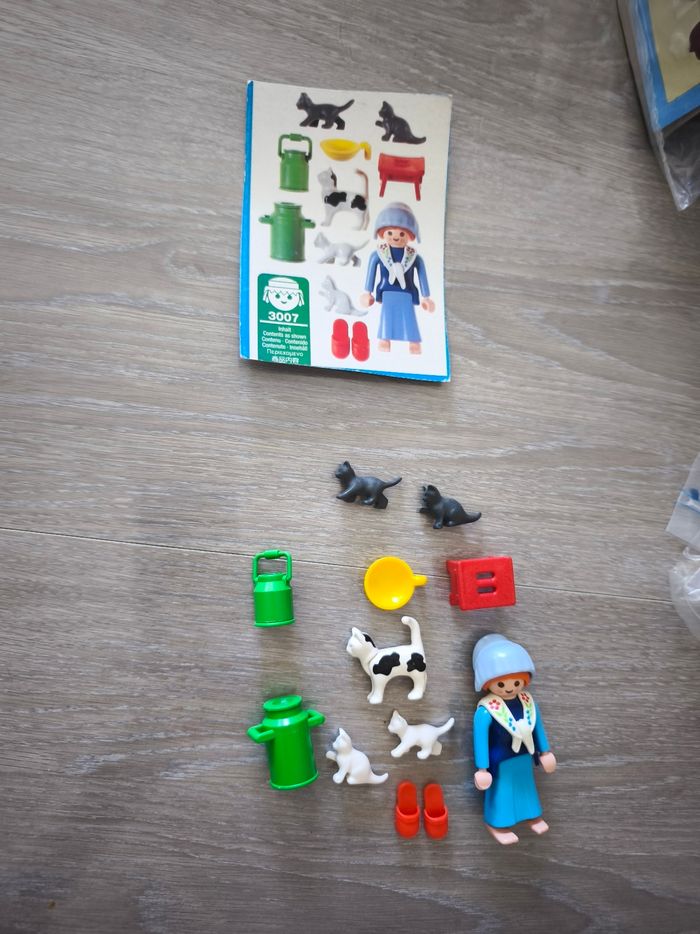 Playmobil 3007 - Fermière et famille de chats