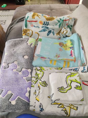 Lot housses de couettes et plaids enfant