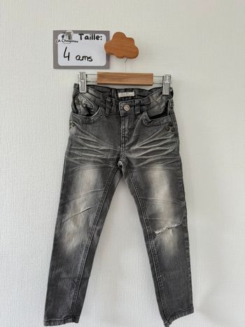 Jean troué - taille 4 ans 🌼