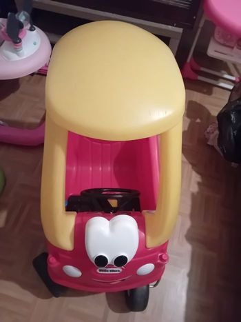 Grande voiture a pousser sois même ou l'enfant seul