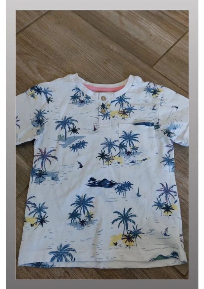 Beau tee shirt coloré palmier 18 mois primark
