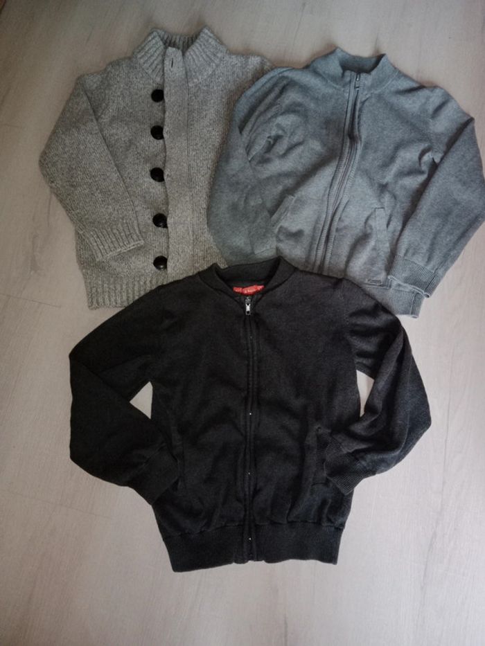 Lot vêtements garçon 8 ans - photo numéro 4