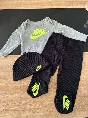 Ensemble Nike