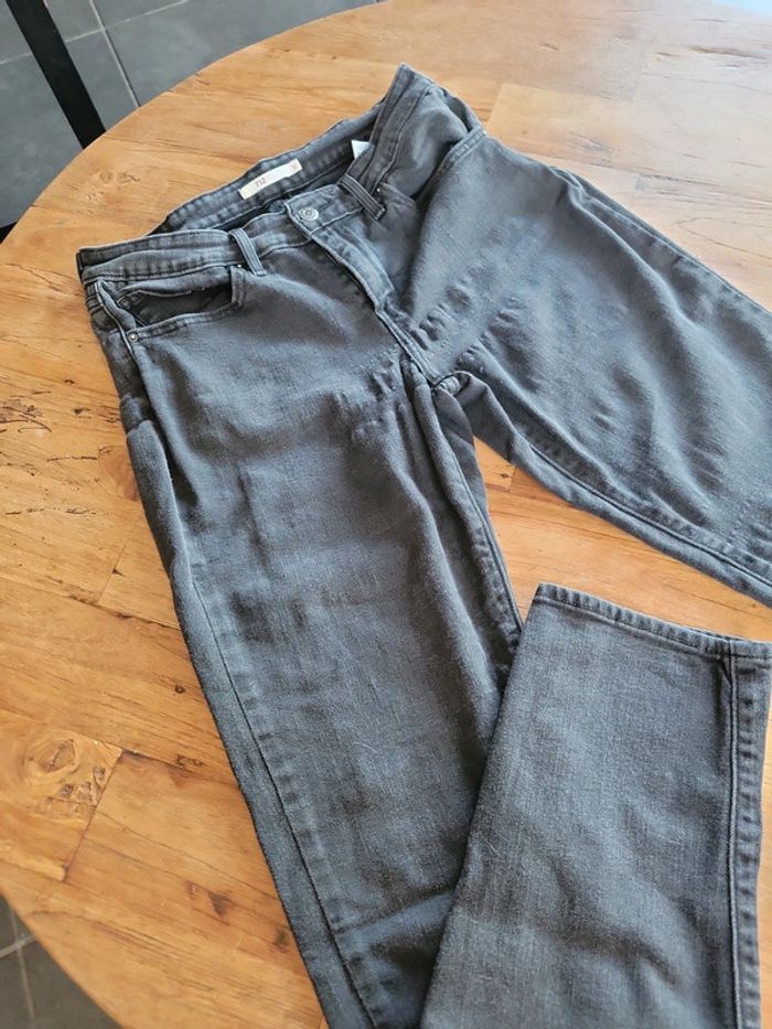 Jeans Levis 712 A donner - photo numéro 5