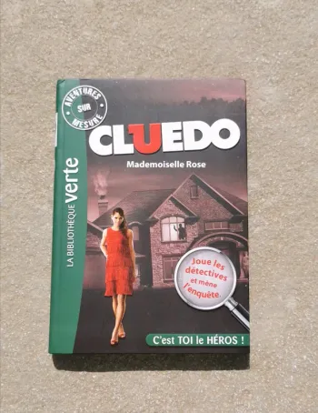 Livre Cluedo Mademoiselle Rose la bibliothèque verte neuf 10-12 ans